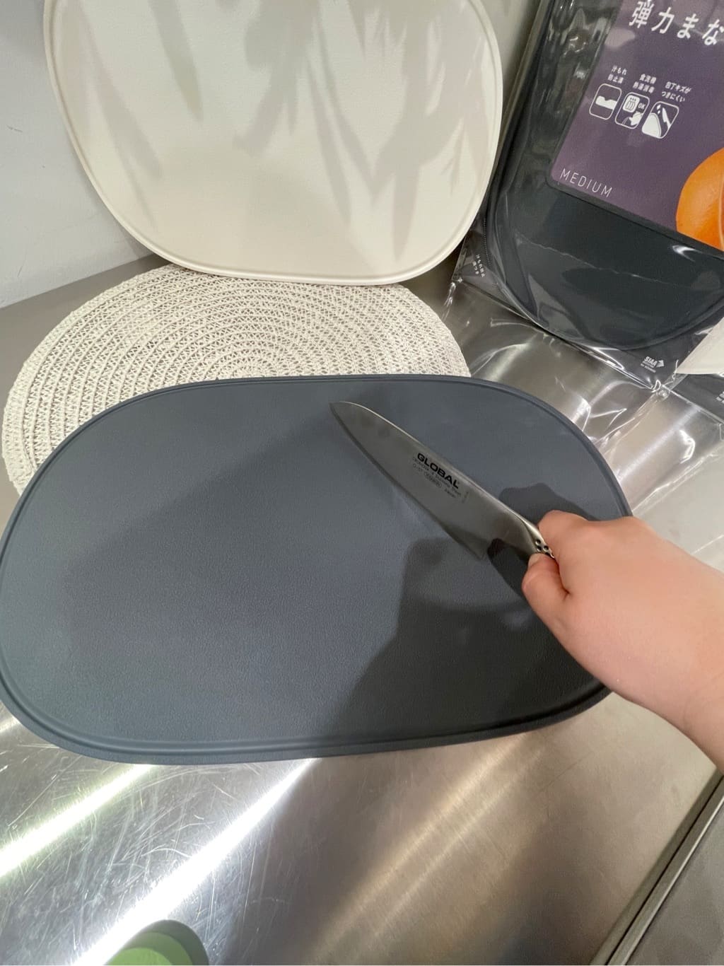まのちゃんさんの「212 KITCHEN STORE｜◆OVAL ソフトまな板 Medium DGY」を使ったコーディネート