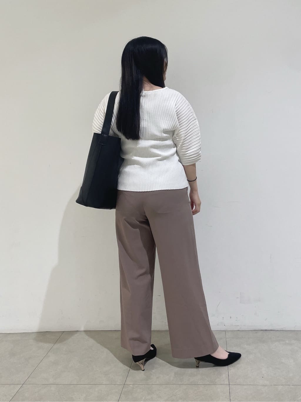 emikaさんの「INDIVI｜【二の腕カバー／スタイルアップ】ドライタッチストレッチニット」を使ったコーディネート