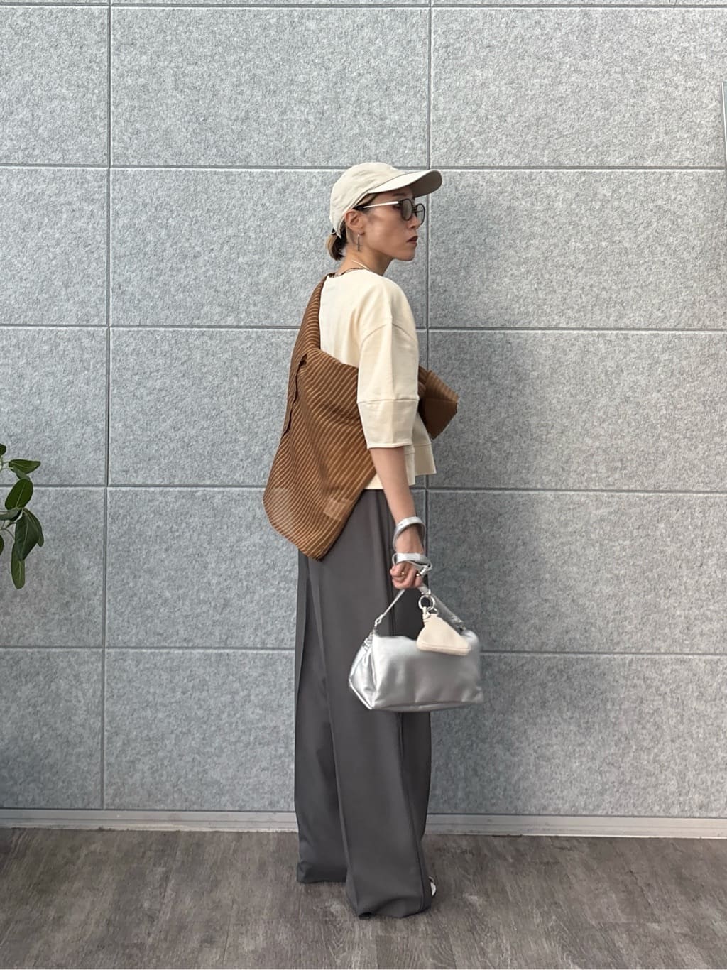 kotakiさんの「INDIVI｜フォルムスリーブカットソー」を使ったコーディネート