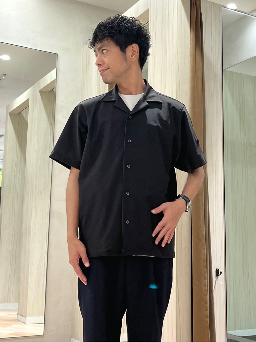URAさんの「TAKEO KIKUCHI｜【COOL CITY WEAR】エアートール オープンカラーシャツ /接触冷感・通気性」を使ったコーディネート