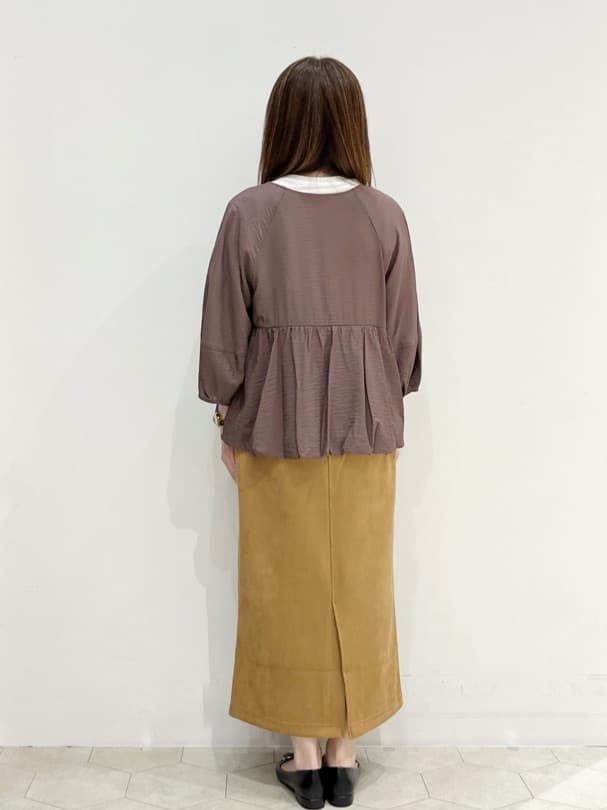 yukariさんの「OPAQUE.CLIP｜メタリック刺繍ロゴTシャツ【接触冷感／洗濯機洗い可】」を使ったコーディネート