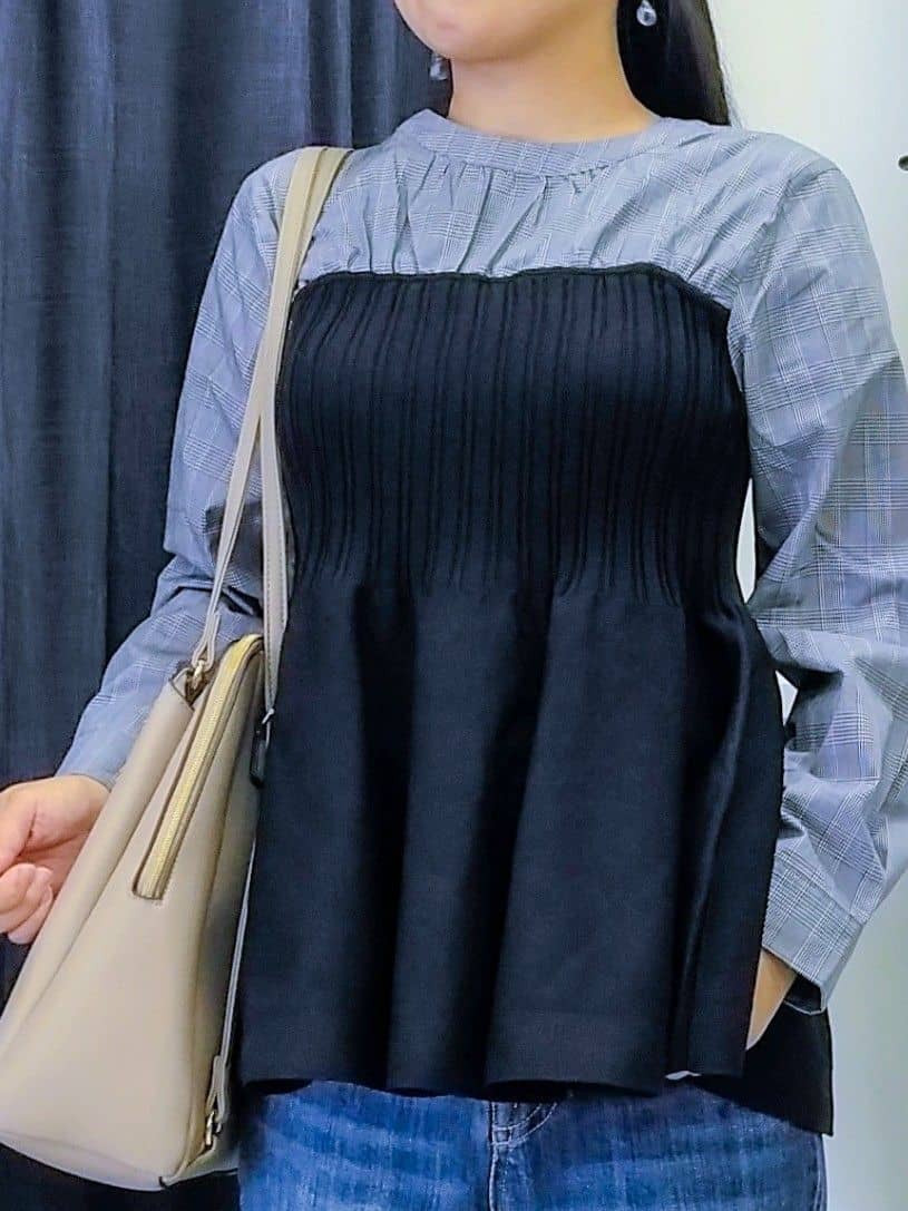 コマさんの「grove｜一枚でトレンド完成！体型カバーも叶うニットビスチェドッキングブラウス」を使ったコーディネート