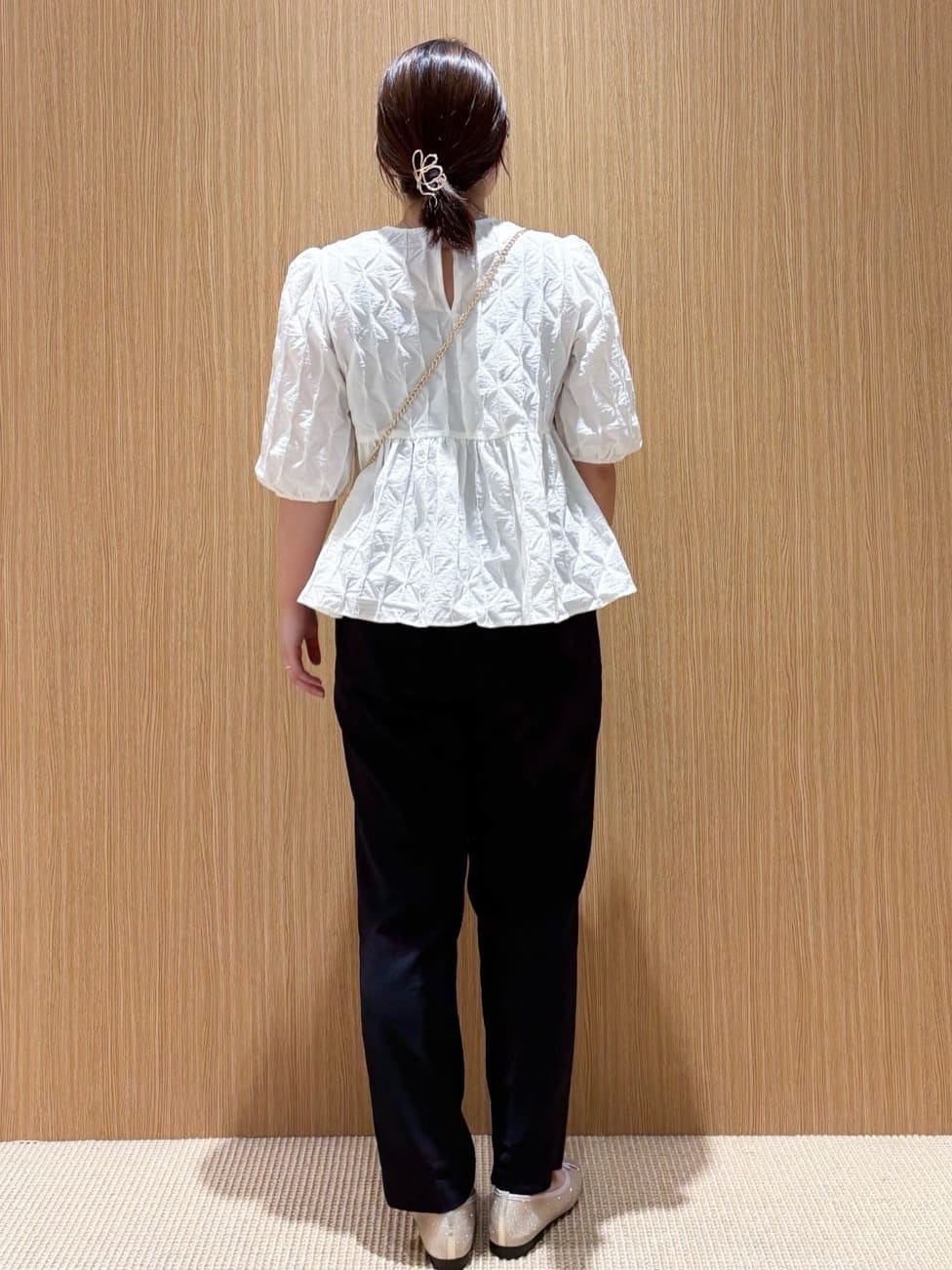 moeさんの「OPAQUE.CLIP｜ふくれジャカードペプラムブラウス【洗濯機洗い可】」を使ったコーディネート