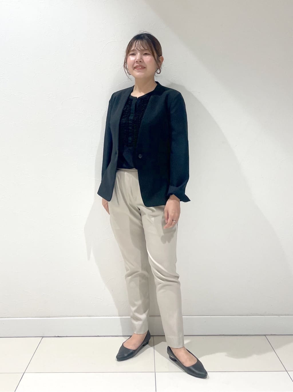 YUUKIさんの「INDIVI｜【定番スーツ／UVケア／洗える】ウール調ノーカラージャケット」を使ったコーディネート