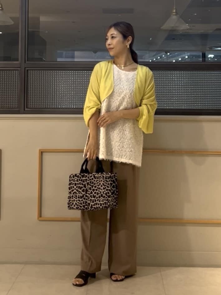 𝑹𝑶𝑴𝑰さんの「INDIVI｜【軽く羽織れる】ボレロカーディガン」を使ったコーディネート