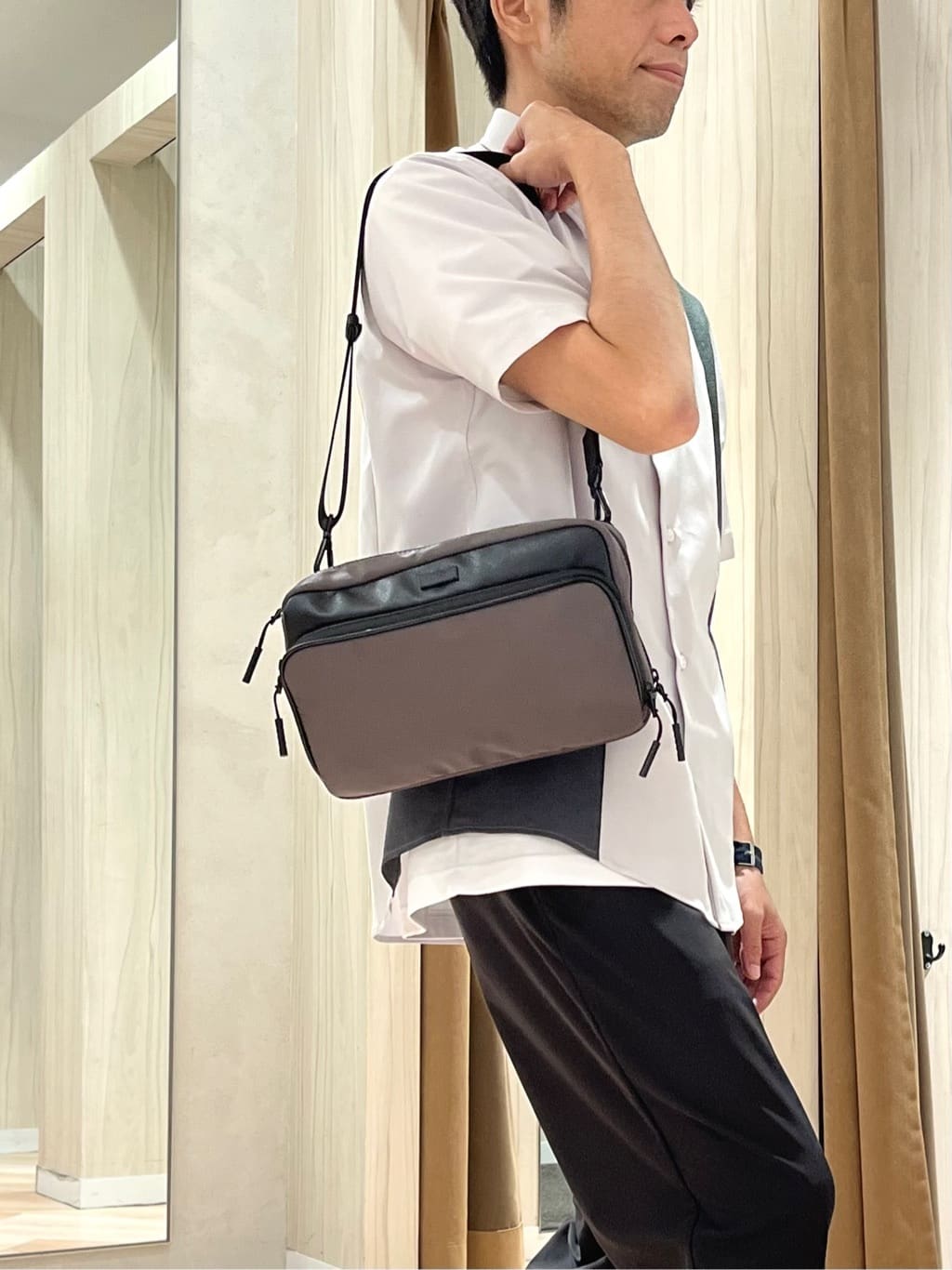 URAさんの「TAKEO KIKUCHI｜【COOL CITY WEAR】エアートール パンツ /接触冷感・通気性」を使ったコーディネート