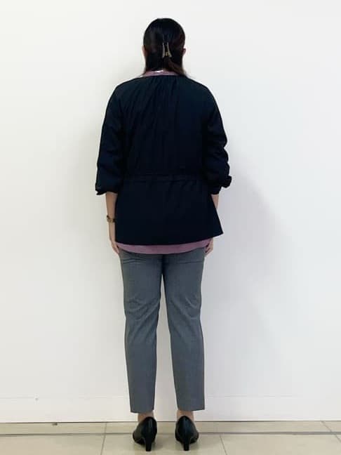 chisaさんの「Reflect｜【程よいゆとり感／体型カバー】ピンタックデザインシャンブレーブラウス」を使ったコーディネート