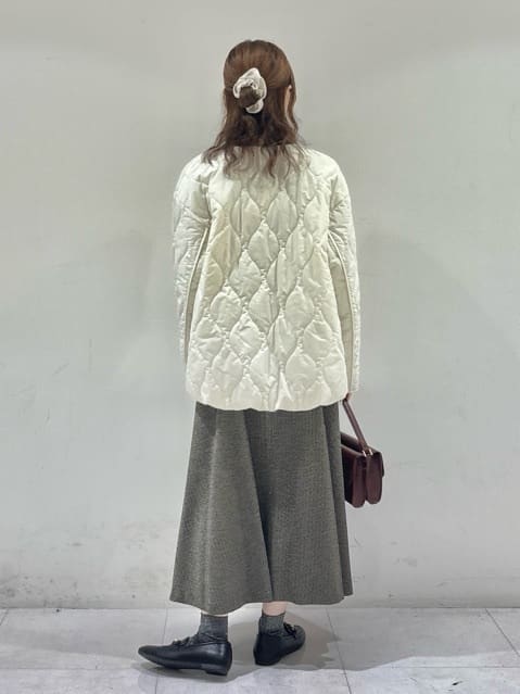 kyokaさんの「UNTITLED｜【ミディ丈/ウール混】クラシカルヘリンボーン　ラメスカート」を使ったコーディネート