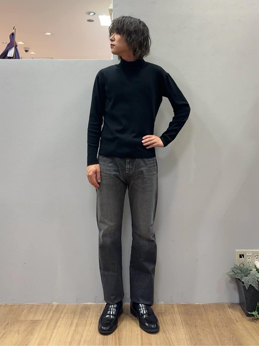Uさんの「TAKEO KIKUCHI｜アンチピリング タートルネック ニット」を使ったコーディネート