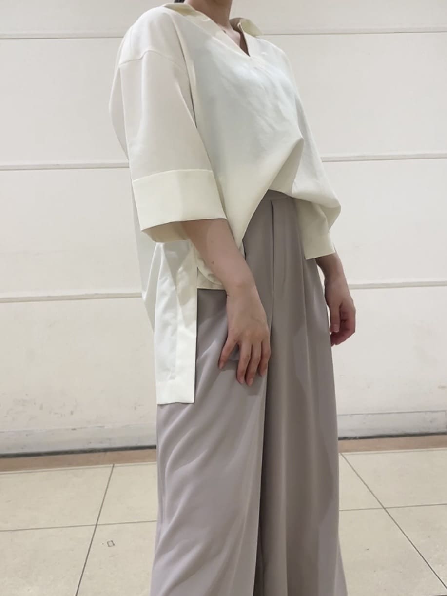 watanabeさんの「UNTITLED｜【UVカット/接触冷感/吸水速乾/ゆったり】V開きネックシャツ」を使ったコーディネート