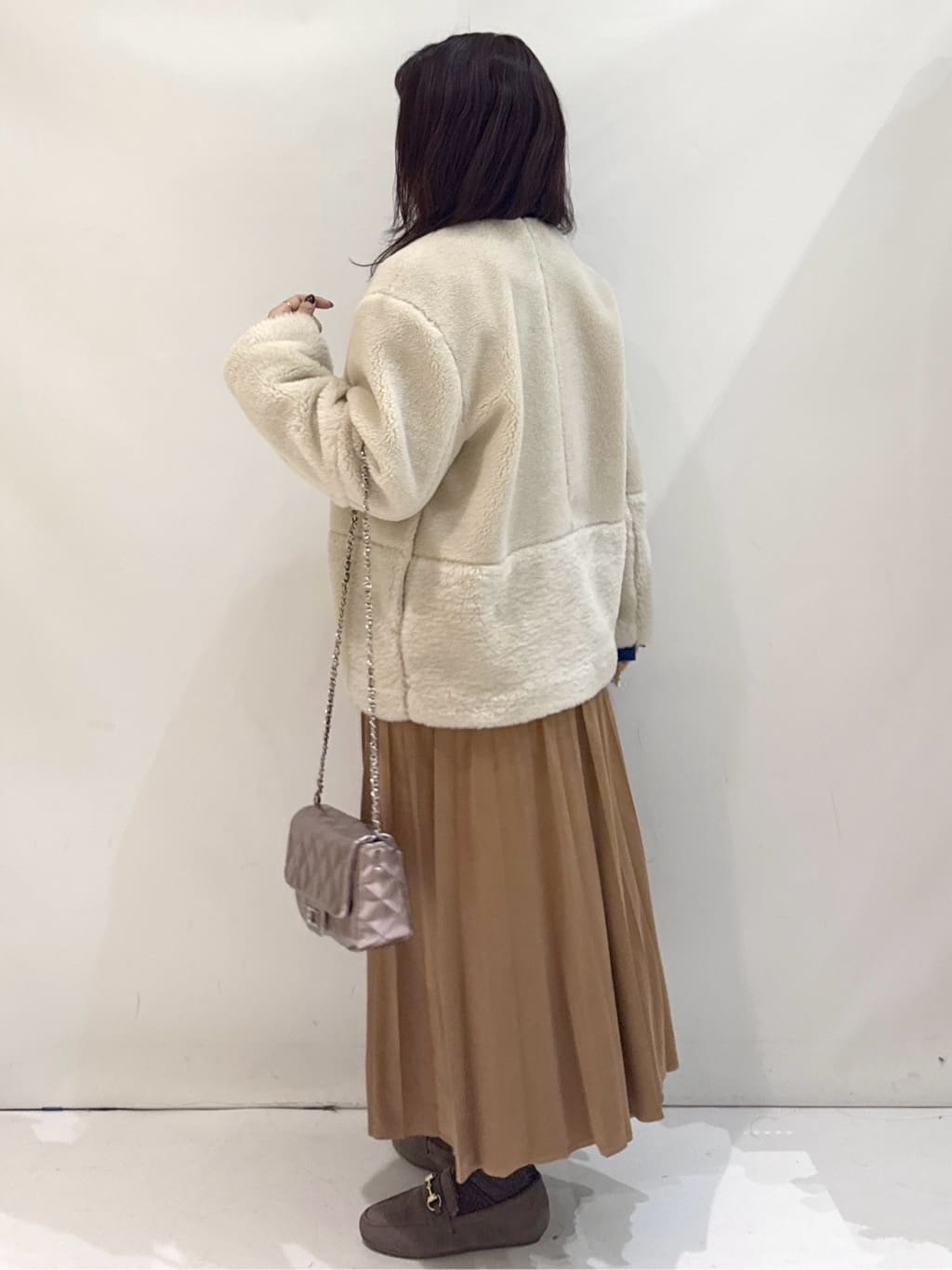 nakkoさんの「OPAQUE.CLIP｜フェイクボア切替ショートコート」を使ったコーディネート