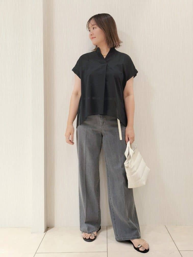 naokoさんの「UNTITLED｜【洗える/スキッパー】フレンチスリーブシアーブラウス」を使ったコーディネート