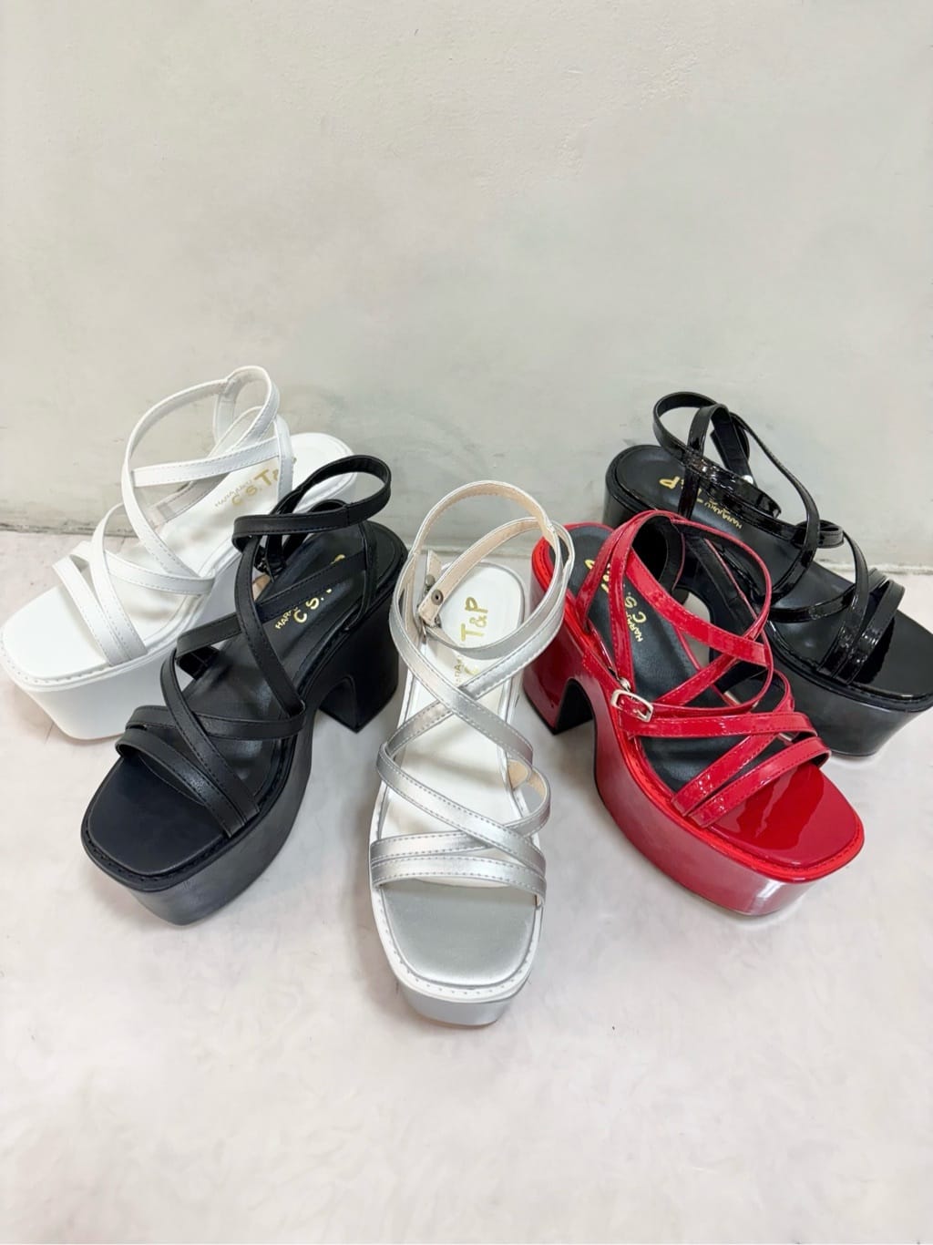 sakiさんの「ESPERANZA｜厚底レースアップサンダル」を使ったコーディネート