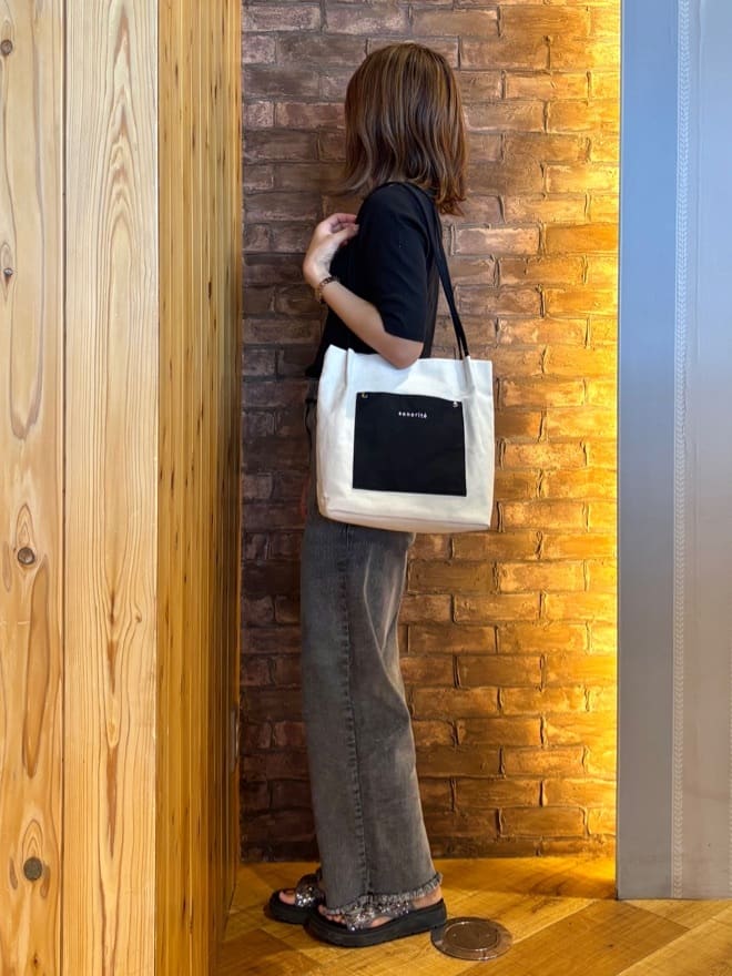 mieさんの「SHOO･LA･RUE｜【S-LL】女性らしさ漂うハートネック テレコ5分袖トップス」を使ったコーディネート