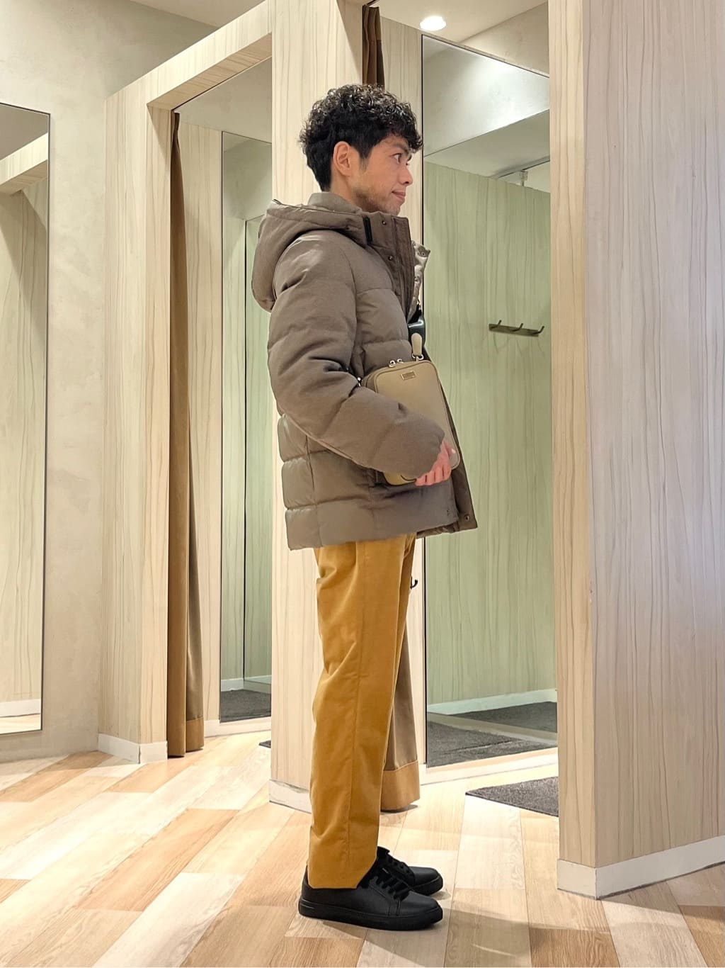 URAさんの「TAKEO KIKUCHI｜カラーコンビ ダウンブルゾン」を使ったコーディネート
