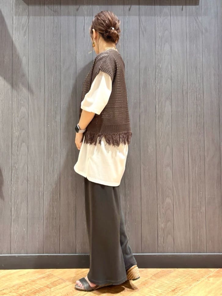 meiさんの「SHOO･LA･RUE｜【S-LL】裾フリンジマクラメVネックニット」を使ったコーディネート
