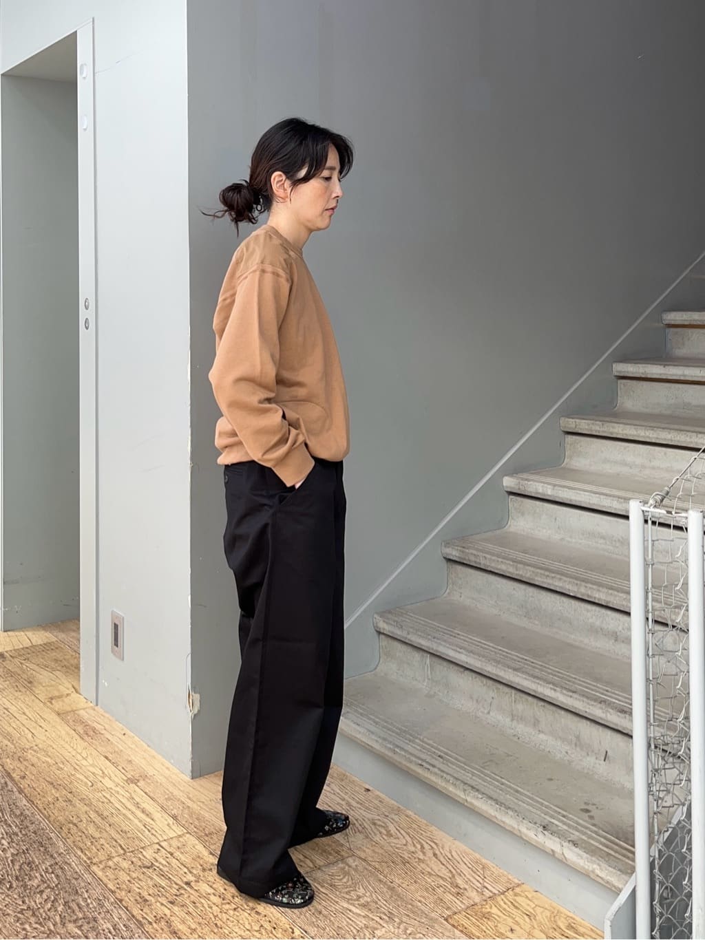 神野（jinno）さんの「TAKEO KIKUCHI｜【Sサイズ～】カツラギストレートパンツ」を使ったコーディネート