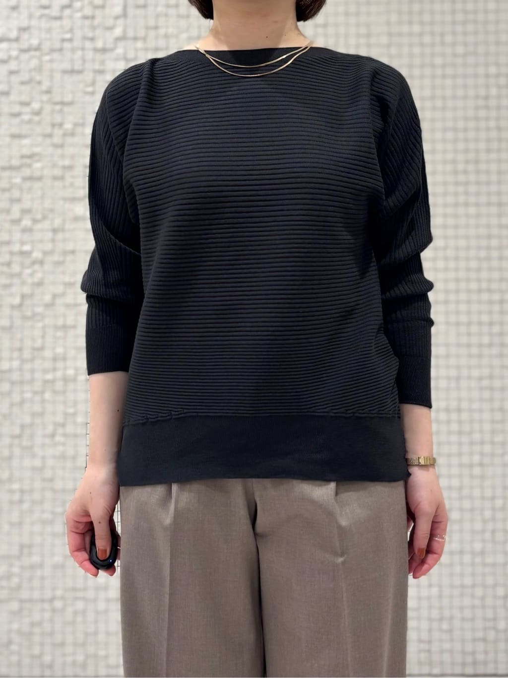 sakuさんの「INDIVI｜【洗える／体型カバー】美シルエットニット」を使ったコーディネート