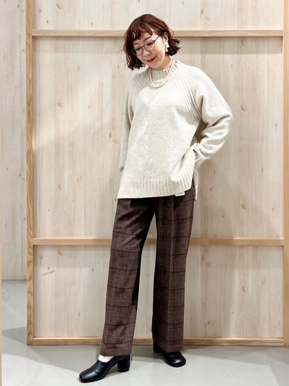 nakoさんの「THE SHOP TK｜ふんわり柔らかきれい色 ウール混ハイネックニット」を使ったコーディネート