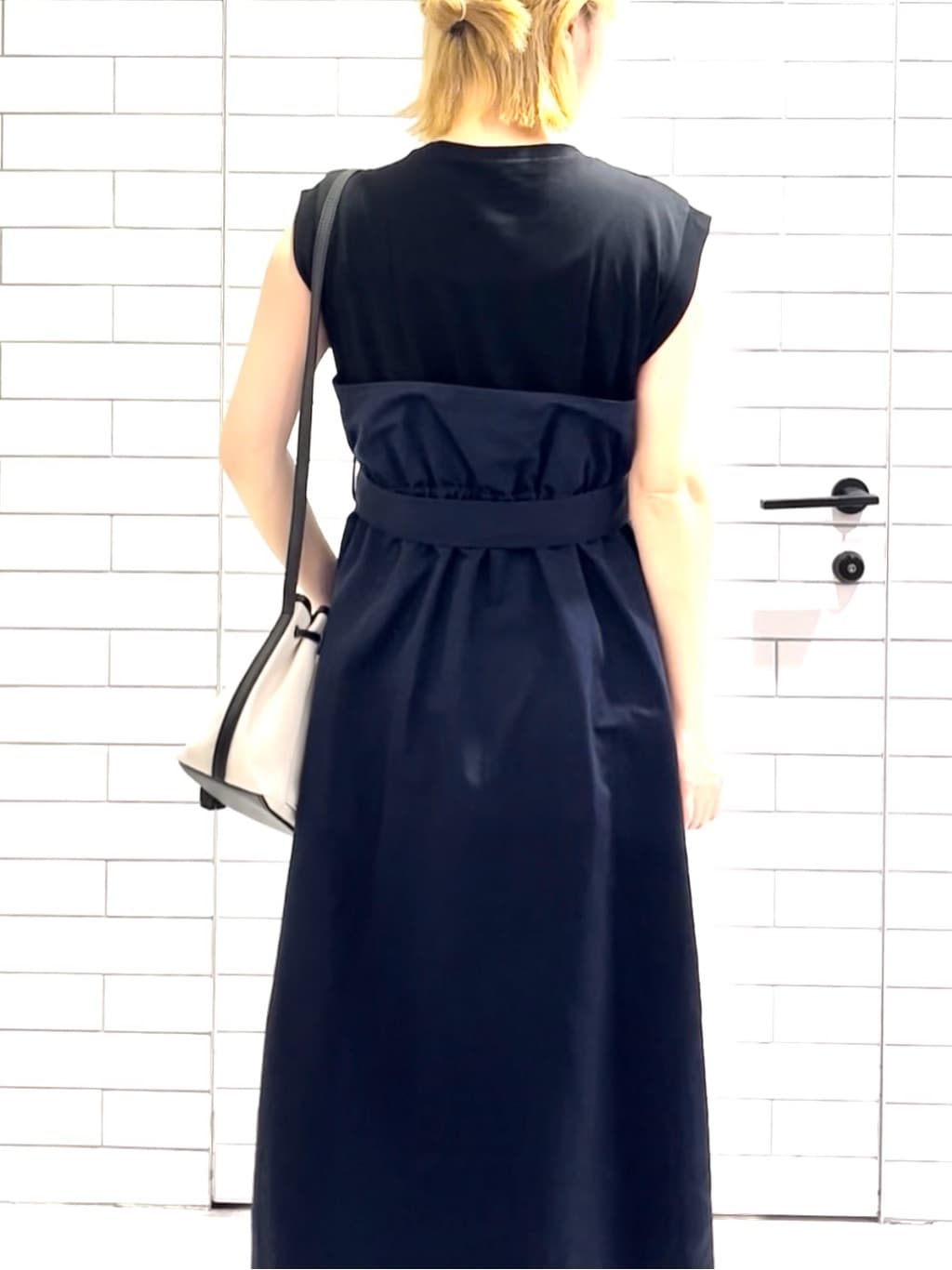 しおりさんの「OPAQUE.CLIP｜トレンチ風ベアドッキングワンピース【洗濯機洗い可】」を使ったコーディネート