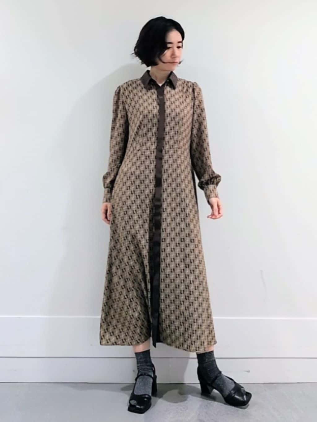 ミズタさんの「UNTITLED｜【8色展開／コンパクト丈】レーヨン混 コクーンニット」を使ったコーディネート