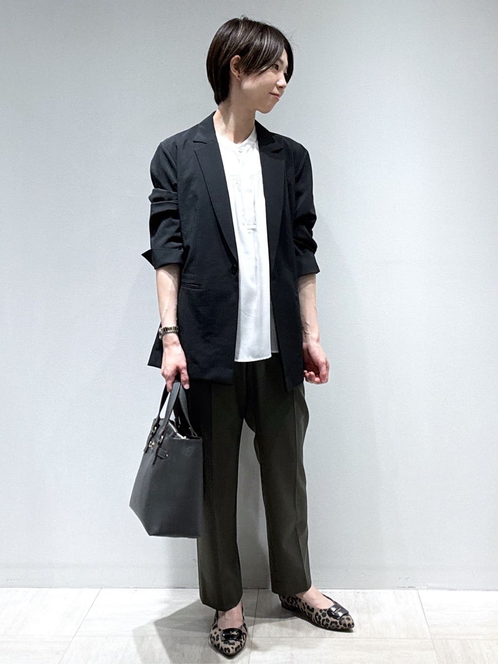 まちこさんの「Reflect｜【選べる5色◎／マシンウォッシュ可】シャーリングデザインブラウス」を使ったコーディネート