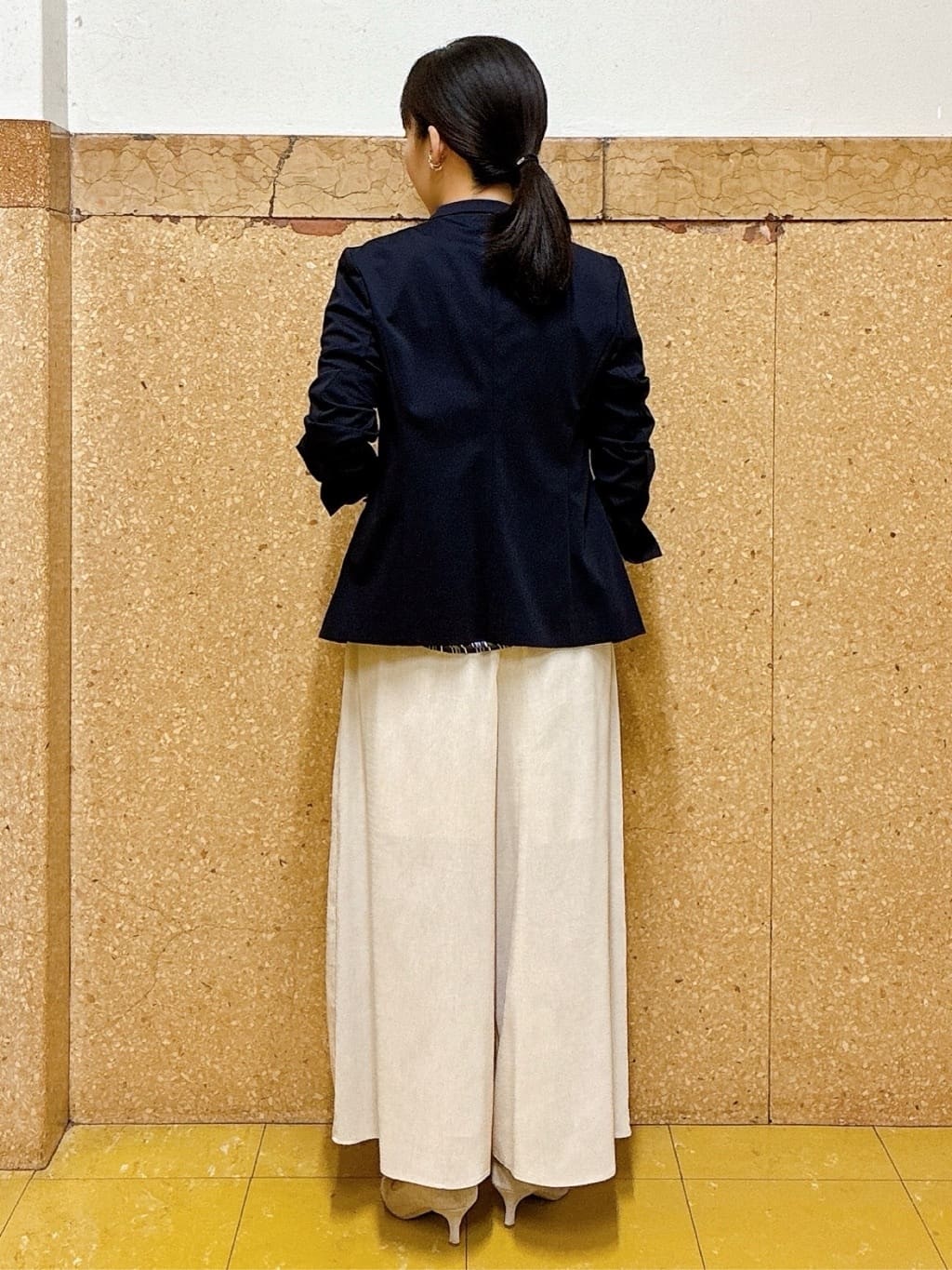 hattoriさんの「INDIVI｜【洗える／清涼感◎】ワイドフレアパンツ／スカーチョ」を使ったコーディネート