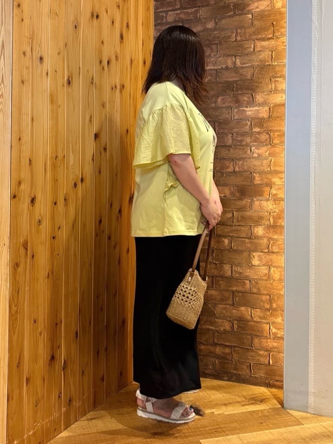 ゆかぴさんの「SHOO･LA･RUE｜◆くしゅくしゅデザインが大人の抜け感をプラスする ギャザーベルトサンダル」を使ったコーディネート