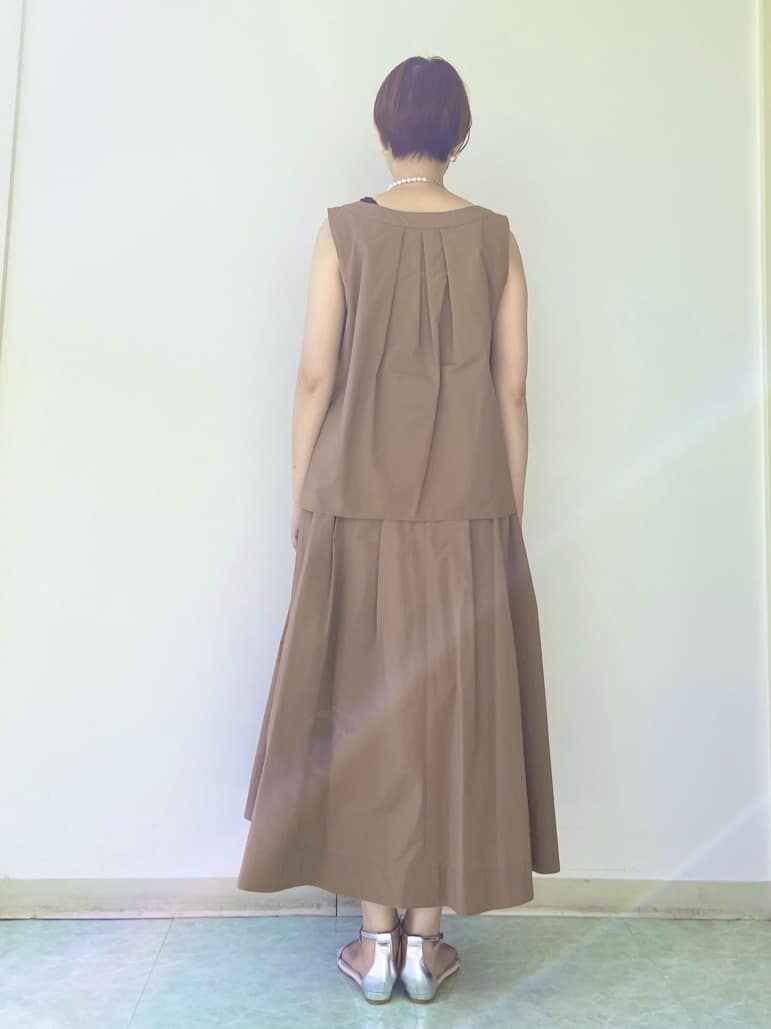 aliceさんの「UNTITLED｜【2WAY/セットアップ可/ノースリーブ/前ボタン】ファブリカブラウス」を使ったコーディネート