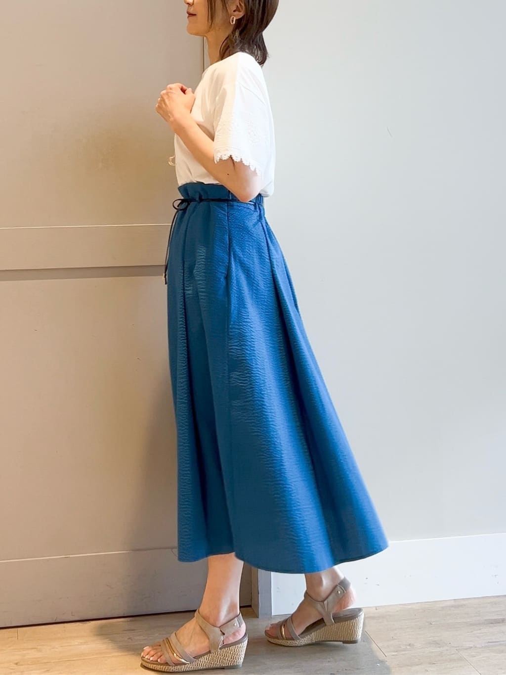 yamakoさんの「grove｜【洗える/二の腕カバー】上品なレースで叶える、きちんと見えの夏Tシャツ」を使ったコーディネート