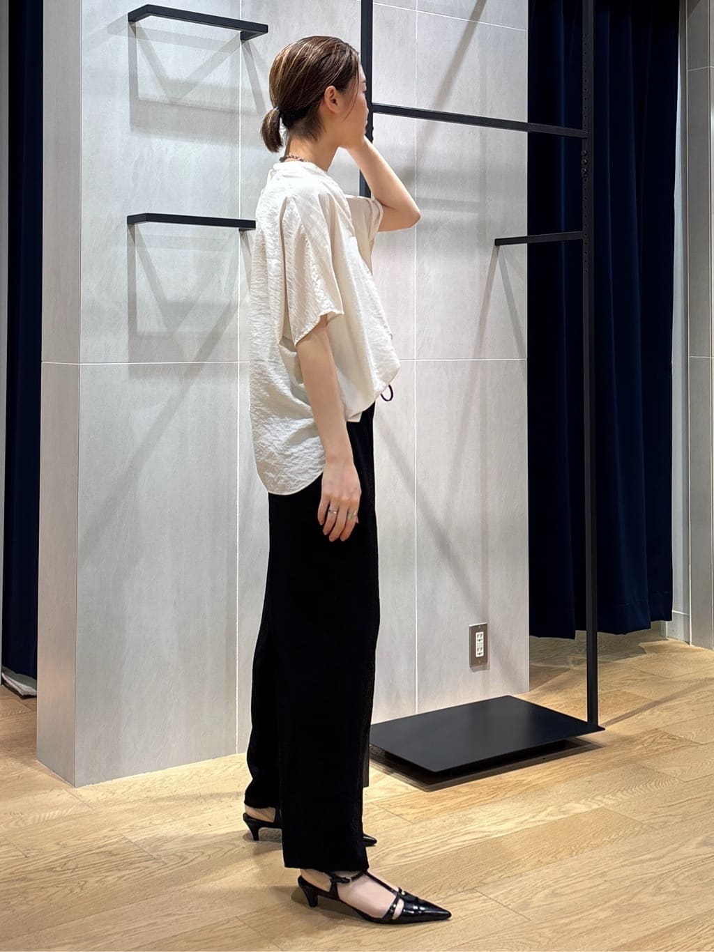 kanaeさんの「INDIVI｜【洗える／UVケア／SETUP可能】ドロストワイドパンツ」を使ったコーディネート