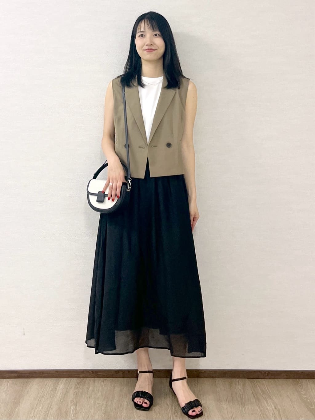 sachikoさんの「OPAQUE.CLIP｜ショートテーラードジレ【接触冷感／洗濯機洗い可】」を使ったコーディネート