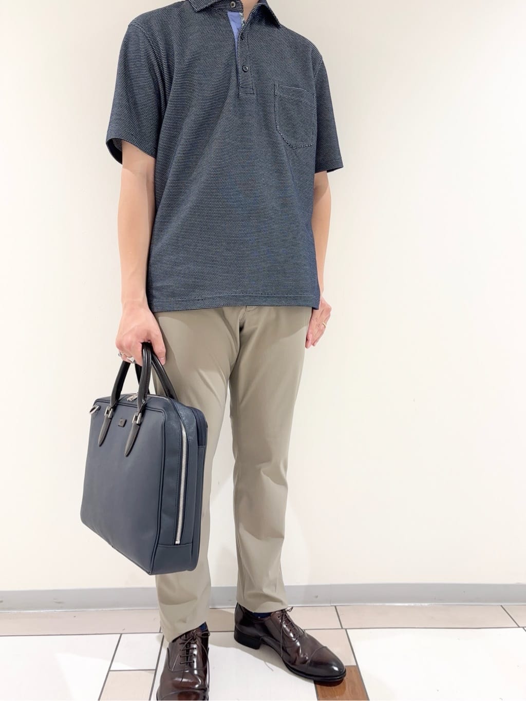 及川さんの「TAKEO KIKUCHI｜【抗菌防臭／9色5サイズ展開】ハニカムメランジ ポロシャツ」を使ったコーディネート