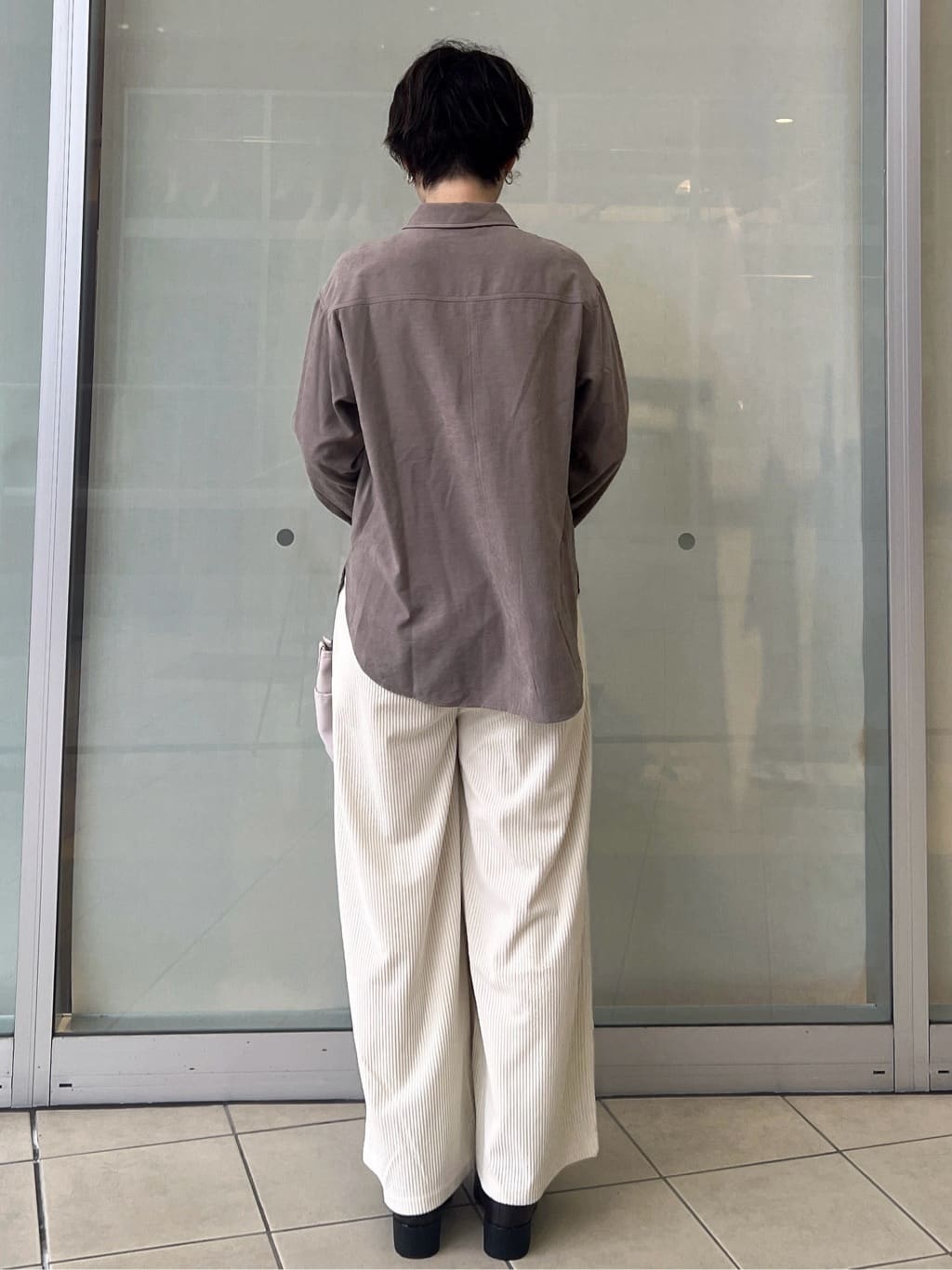 yo-koさんの「OPAQUE.CLIP｜スエードライクシャツ【洗濯機OK】」を使ったコーディネート