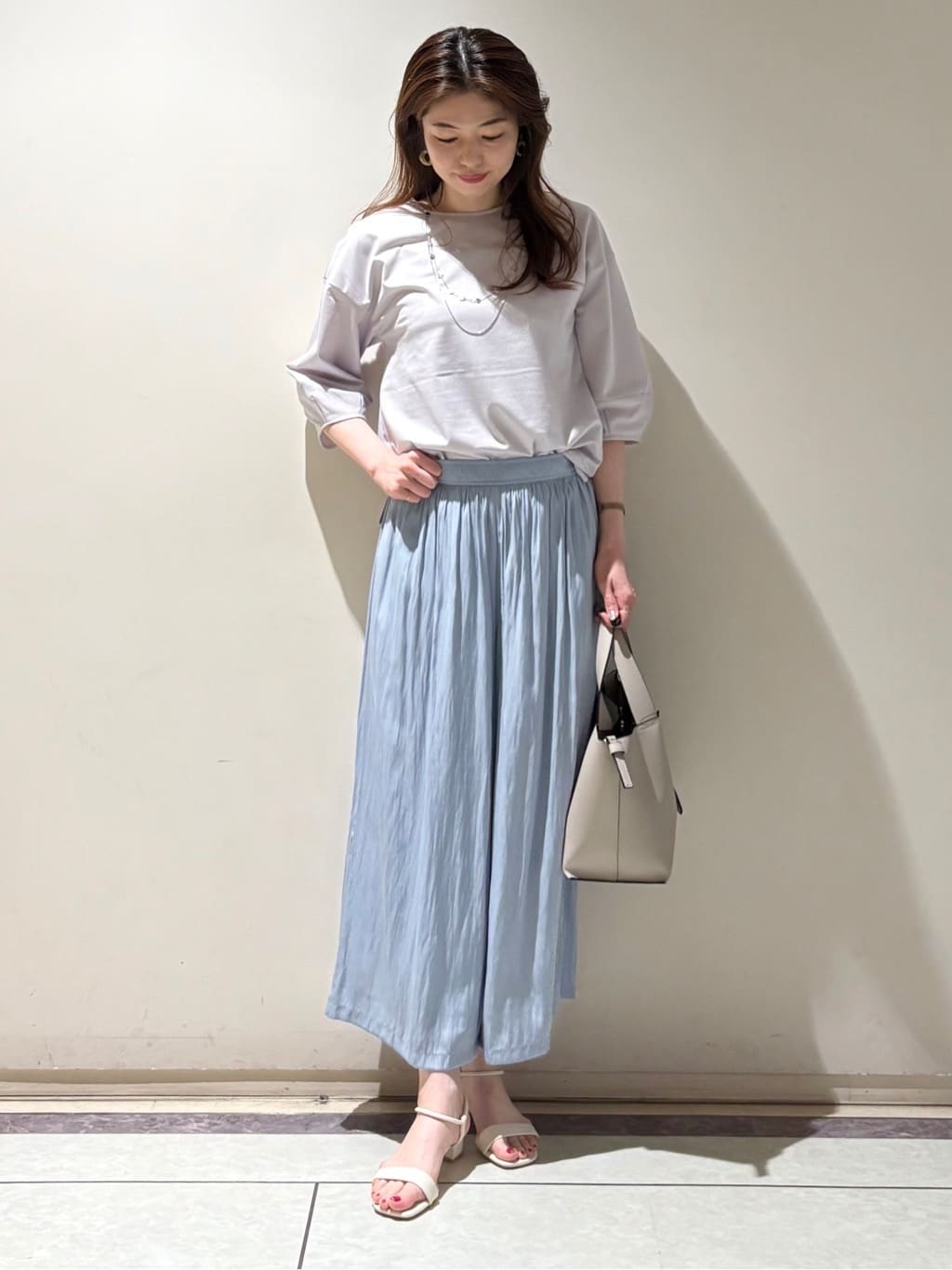 sakiさんの「COUP DE CHANCE｜【手洗い可】リラクシーフレアパンツ」を使ったコーディネート