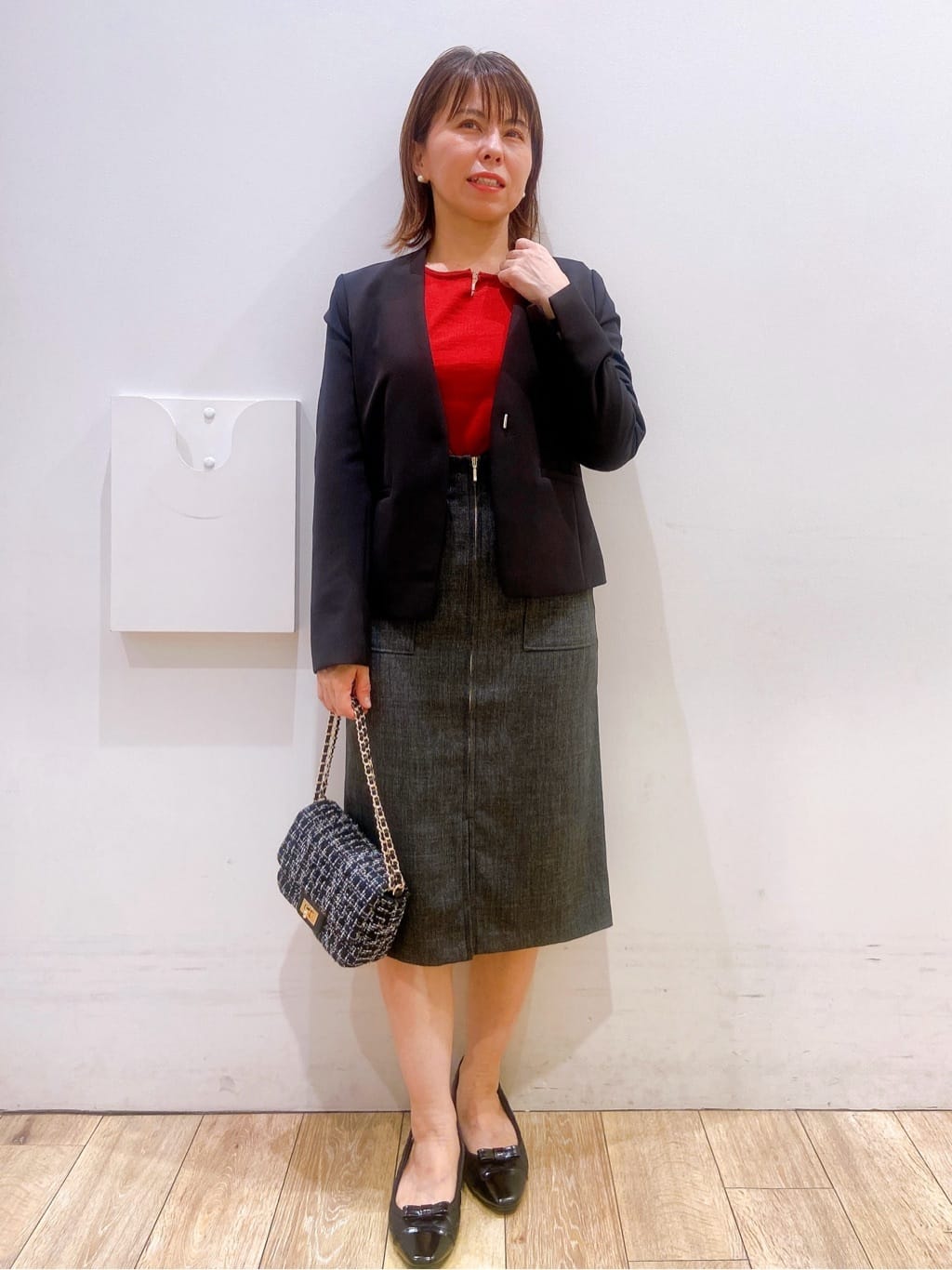 YUKOさんの「index｜パール調パーツ付きクルーネックニット【洗濯機OK】《8col／XS～3L》」を使ったコーディネート