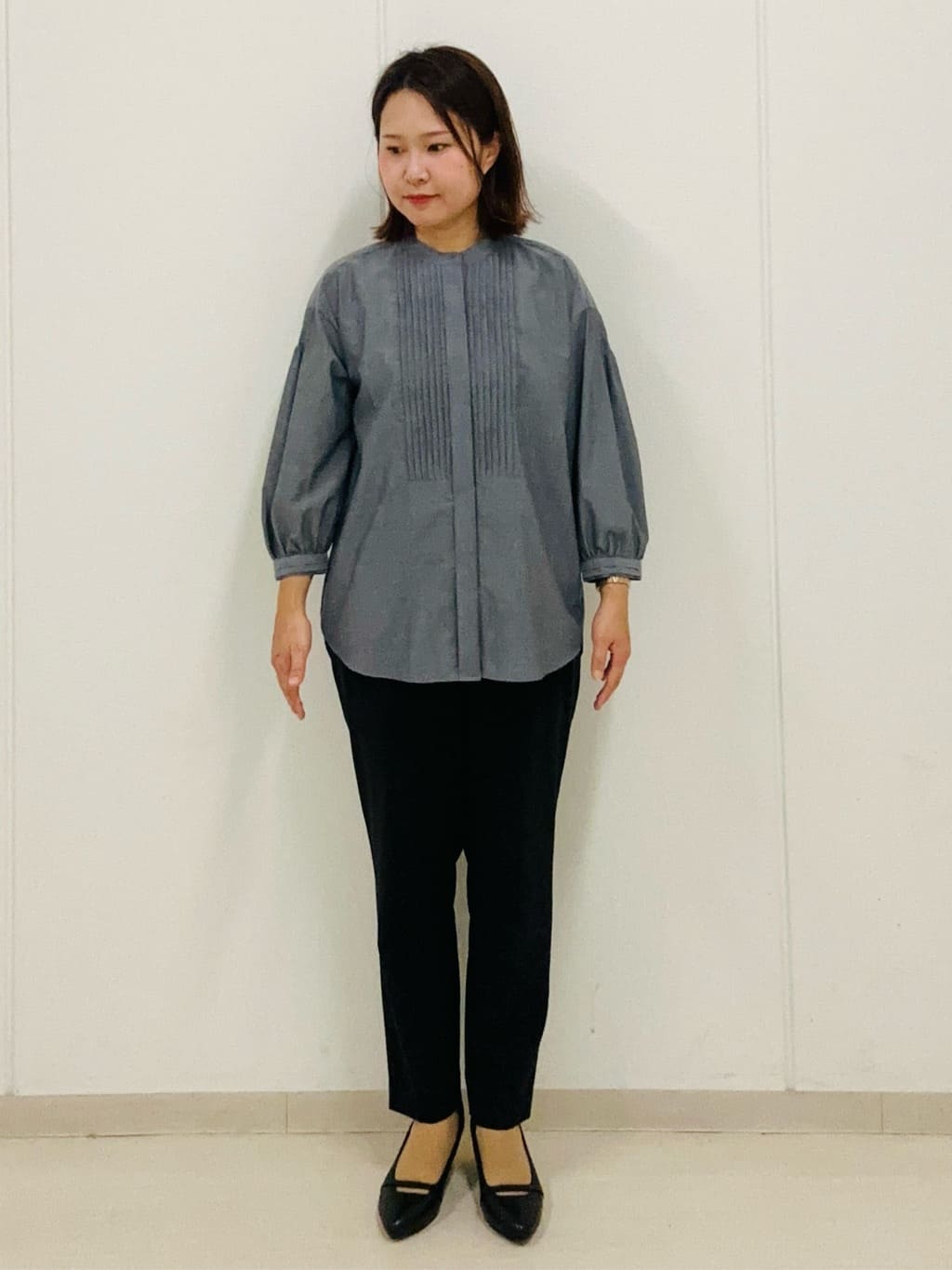 haseさんの「Reflect｜【程よいゆとり感／体型カバー】ピンタックデザインシャンブレーブラウス」を使ったコーディネート