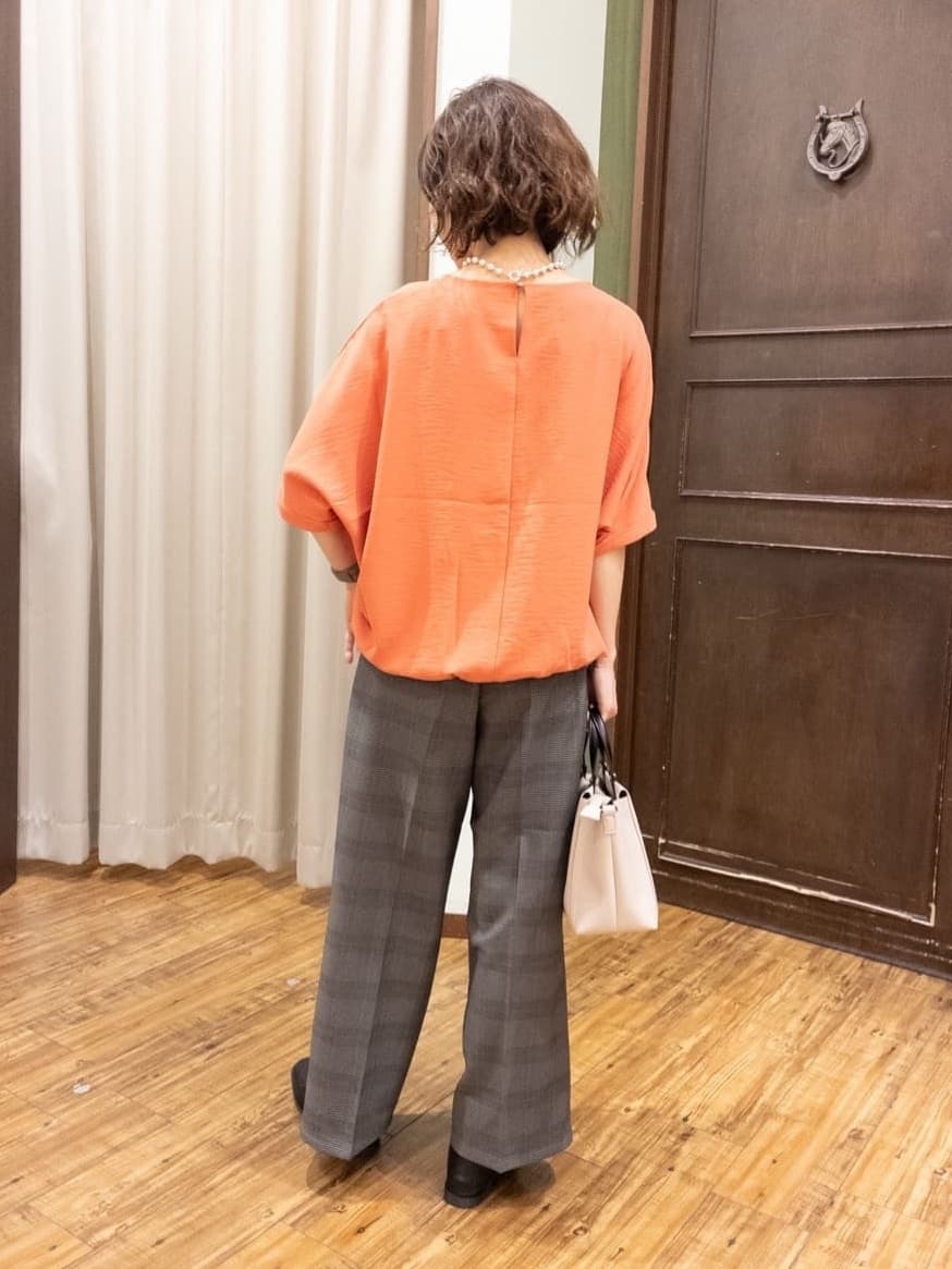 yukaさんの「SHOO･LA･RUE｜【洗濯後しわになりにくい】さらっとタッチの 5分袖ドルマンブラウス」を使ったコーディネート