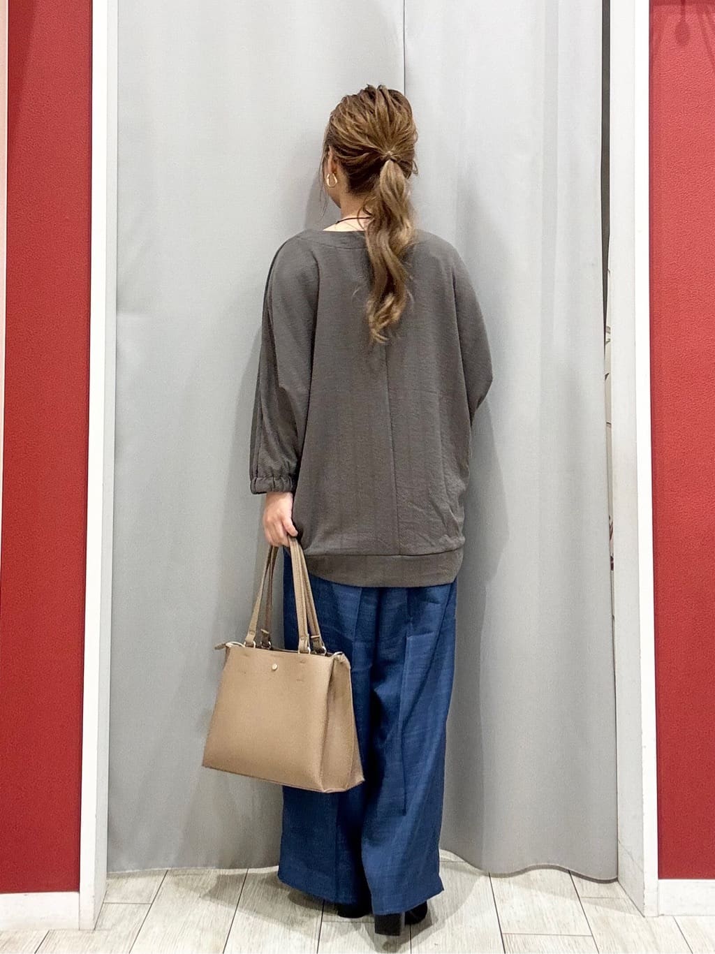 shioさんの「SHOO･LA･RUE｜【S-LL/7分袖】ゆるシルエットが心地よい ドルマントップス」を使ったコーディネート