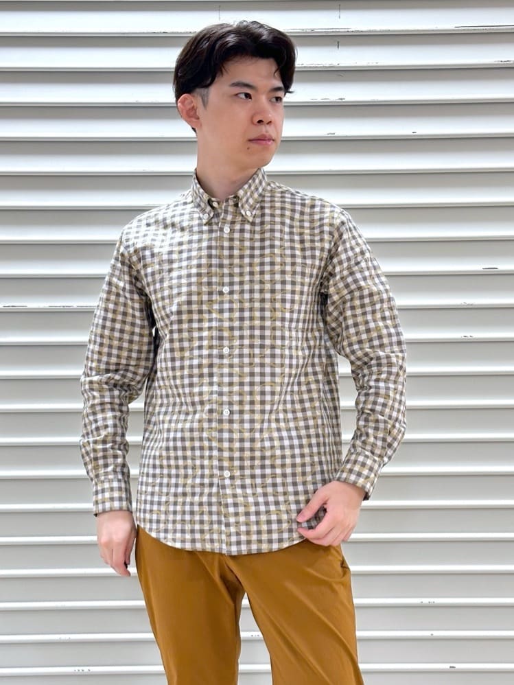 イッシーさんの「TAKEO KIKUCHI｜【3D ナイロン ストレッチ】スタンドカラー シャツブルゾン」を使ったコーディネート