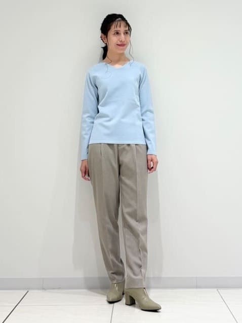 kayoさんの「INDIVI｜【洗える】Vネックコンパクトニット」を使ったコーディネート