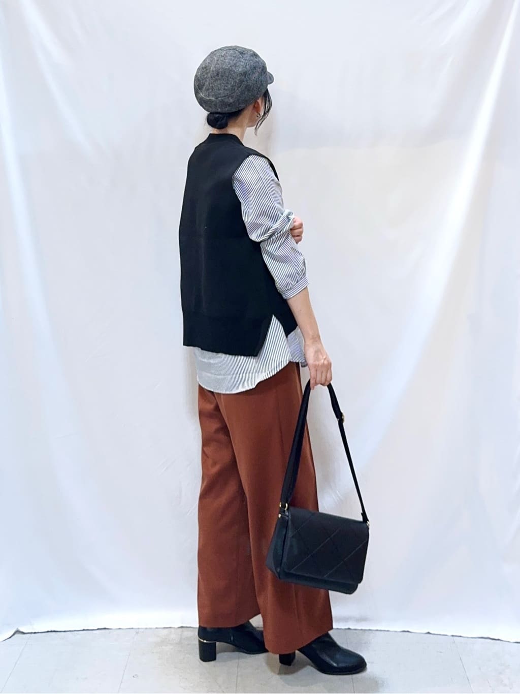 𝐇𝐢𝐫𝐨𝐦𝐢さんの「SHOO･LA･RUE｜【洗濯機可/S-LL/高レビュー】上品シルエットで美しい イージーワイドパンツ」を使ったコーディネート