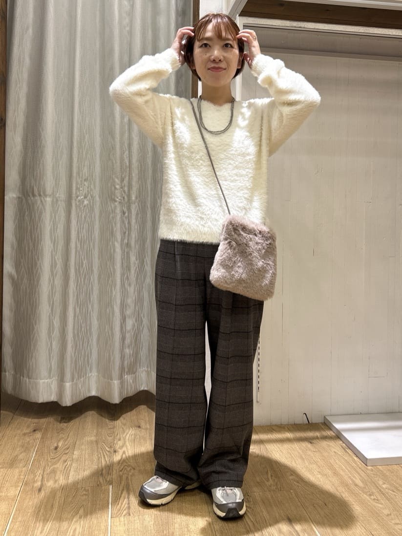 ga_riさんの「THE SHOP TK｜【華やかで柔らか】ふわふわフェザーニット/洗える・前後2WAY」を使ったコーディネート