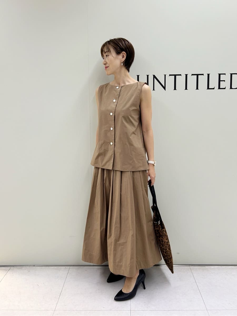 Mikiさんの「UNTITLED｜【2WAY/セットアップ可/ノースリーブ/前ボタン】ファブリカブラウス」を使ったコーディネート