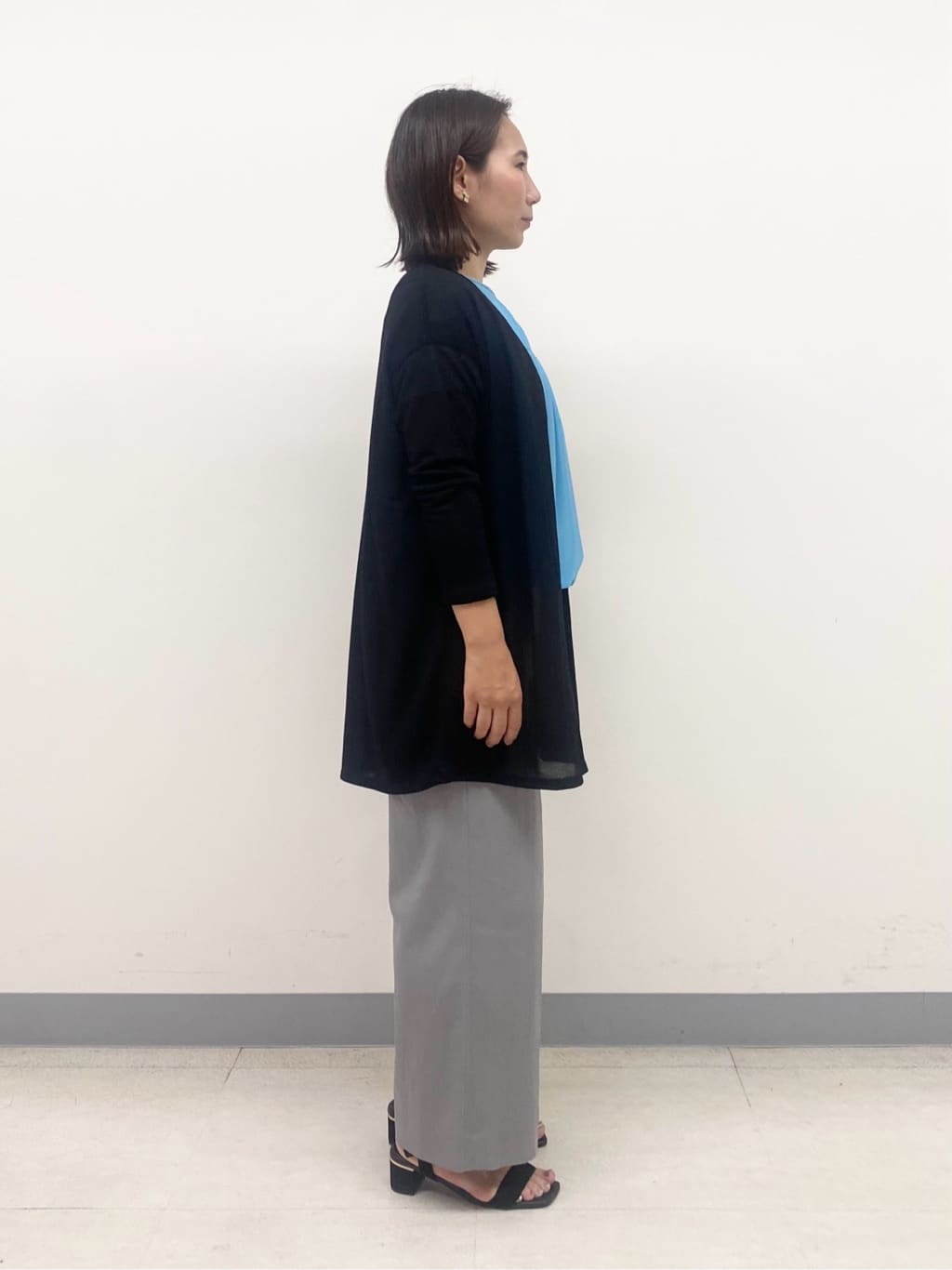 YUKARIさんの「INDIVI｜【洗える／シアーストライプ】ロング丈着流しカーディガン」を使ったコーディネート
