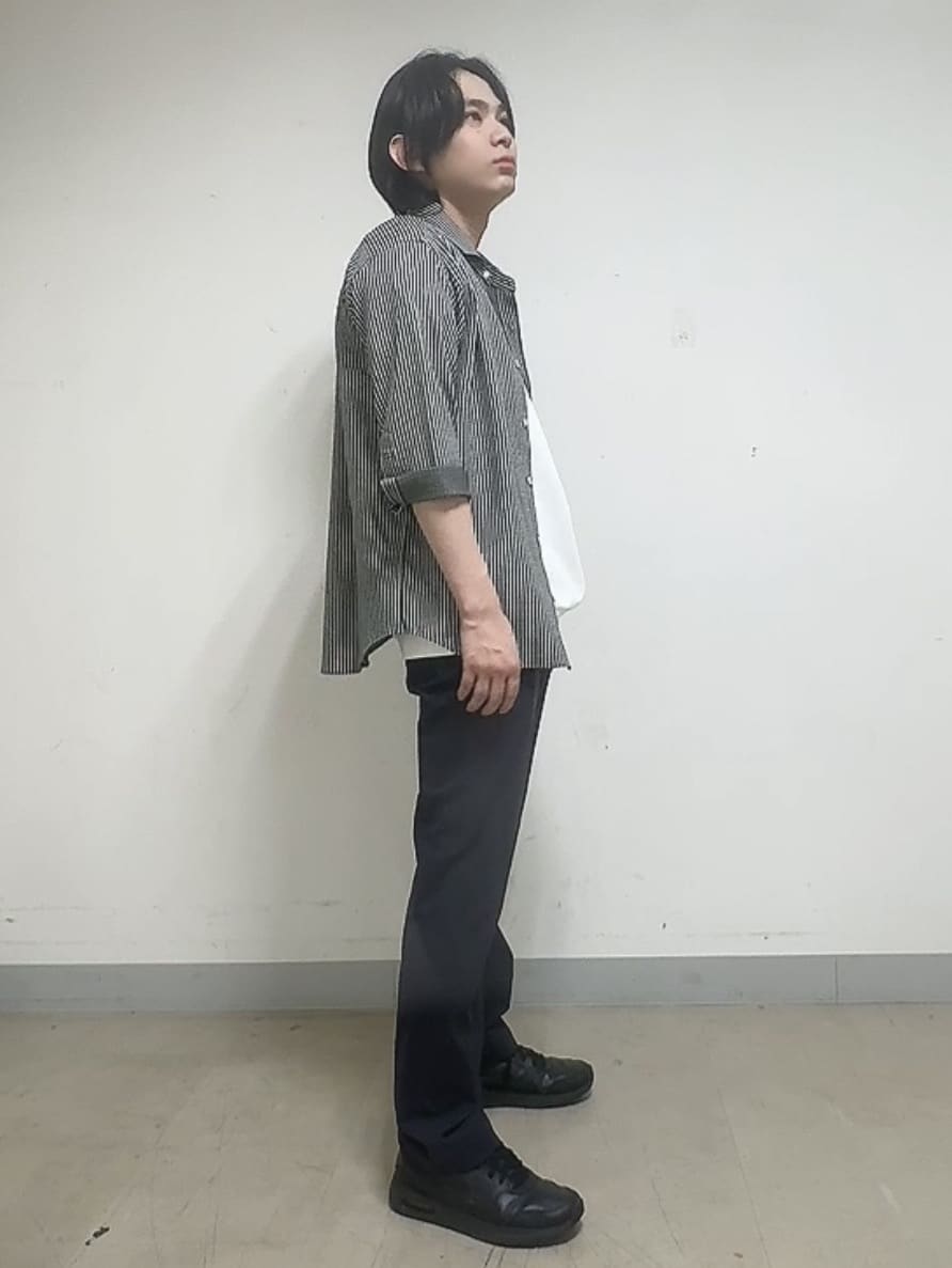 溝端佑太朗さんの「TAKEO KIKUCHI｜◆サイドゴアウエスト ストレートパンツ」を使ったコーディネート