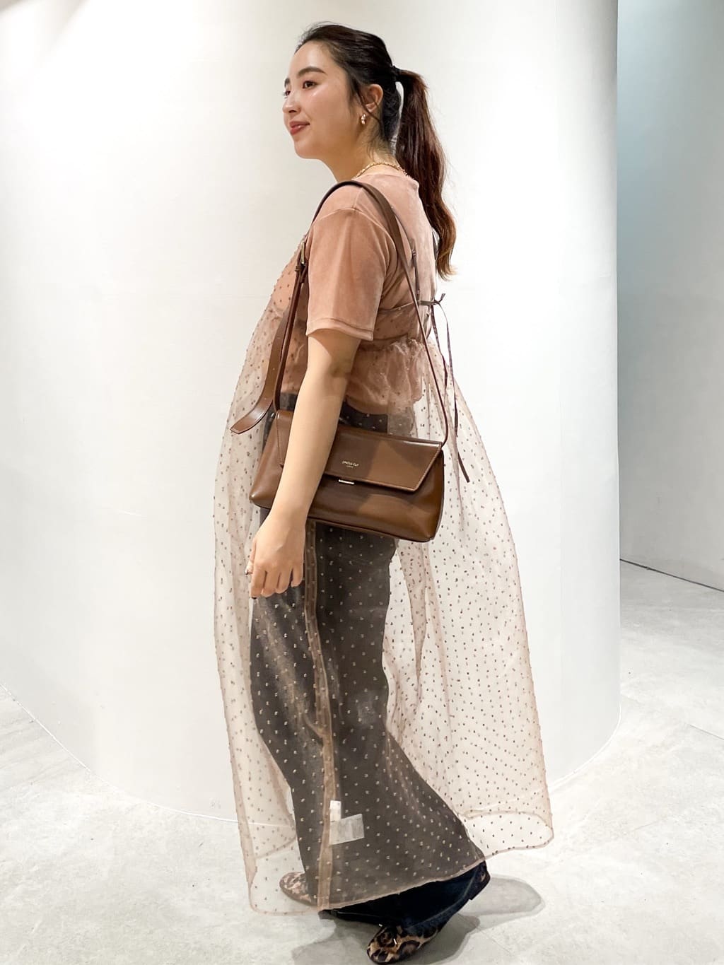 かりんさんの「OPAQUE.CLIP｜フロッキーチュールTシャツ【洗濯機洗い可】」を使ったコーディネート