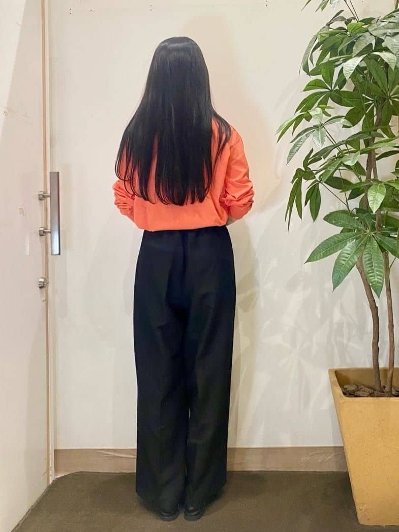 AYUMIさんの「SHOO･LA･RUE｜グラフィックアソート ベーシックロンT」を使ったコーディネート