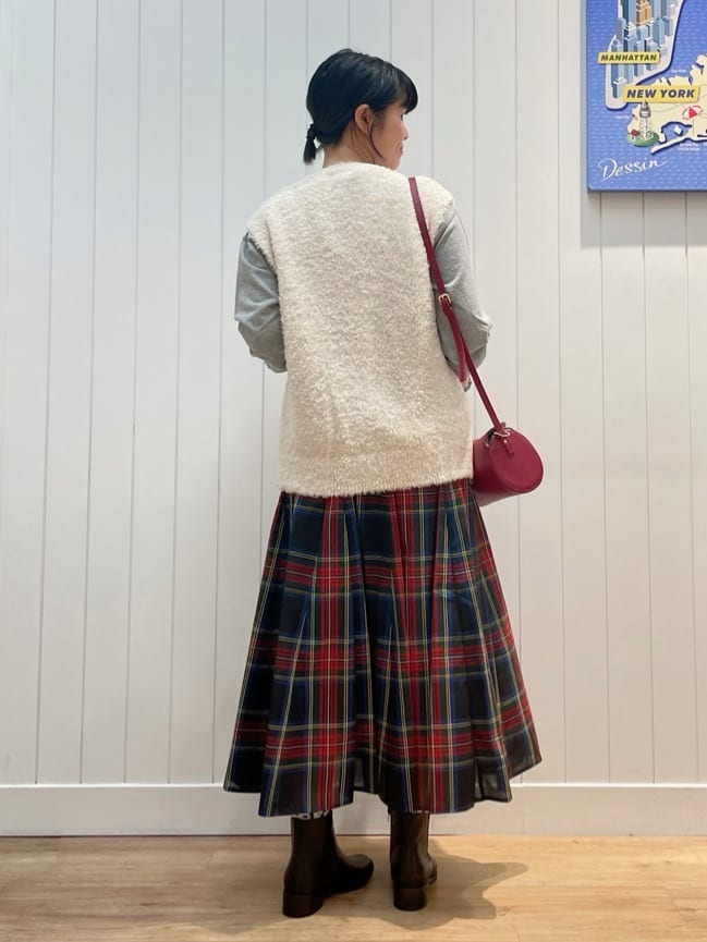 mikaさんの「Dessin｜【360度可愛い・洗える】バックヘンリーカットソー」を使ったコーディネート