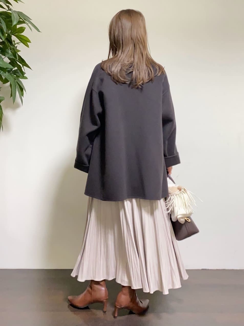 tomoさんの「UNTITLED｜【ミディ丈/軽やか】セミラグランリバー コート」を使ったコーディネート
